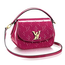 Louis Vuitton M90943 Pasadena Crossbody Bag Monogram Vernis Louis Vuitton M90943 Pasadena Crossbody Bag Monogram Vernis